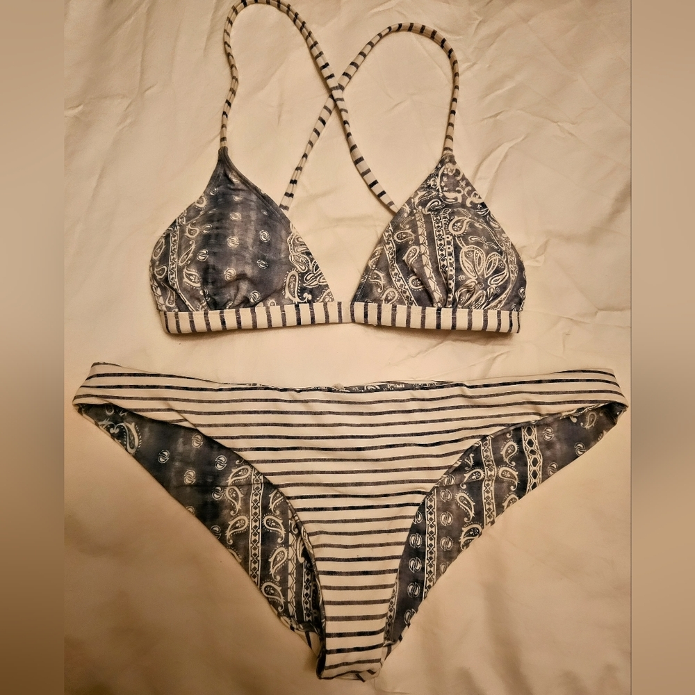 NWOT- QUINT SOUL PINK LABLE PAISLEY BIKINI SET